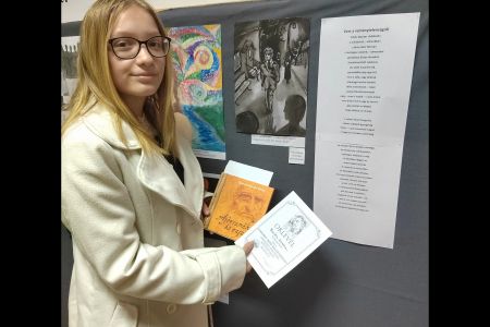 A SZKIRG tanulójának sikere a versillusztrációs versenyen